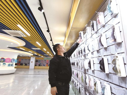 石獅體育防護用品零售市場迎來新機遇 融媒體記者實地探訪